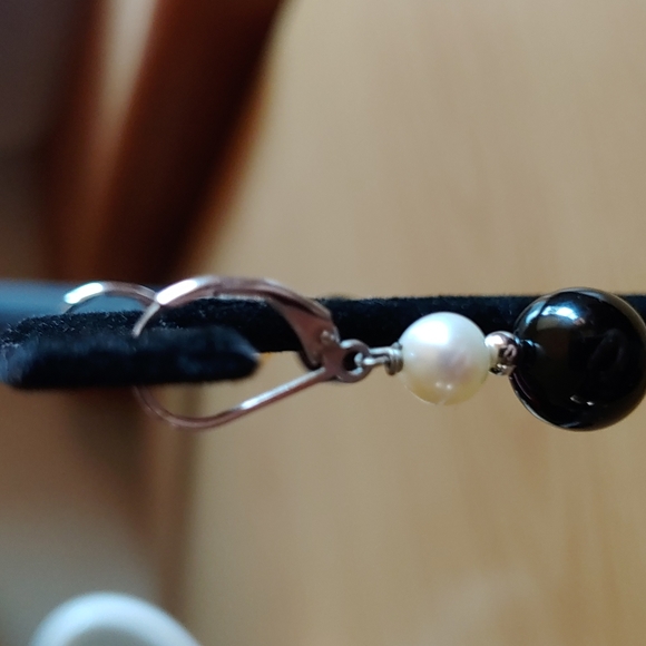925 sterling black onyx and pearl +one extra earring - Picture 2 of 5